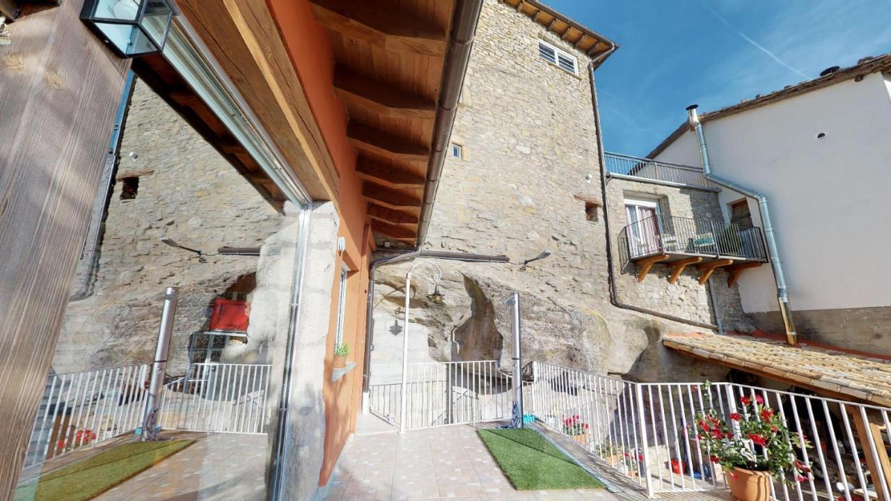 Casa Rural La Abadia-Apartamentos Graus Eksteriør bilde